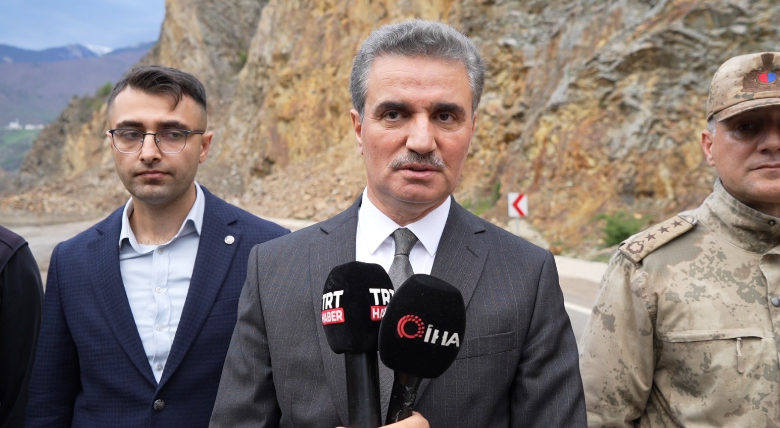Vali Aydın Baruş: 