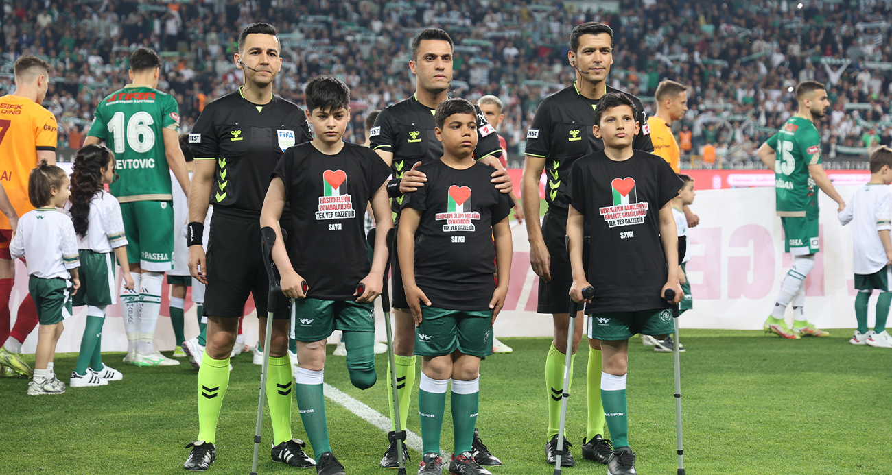 Konyaspor - Galatasaray maçı hakemin rahatsızlanması nedeniyle gecikmeli başladı
