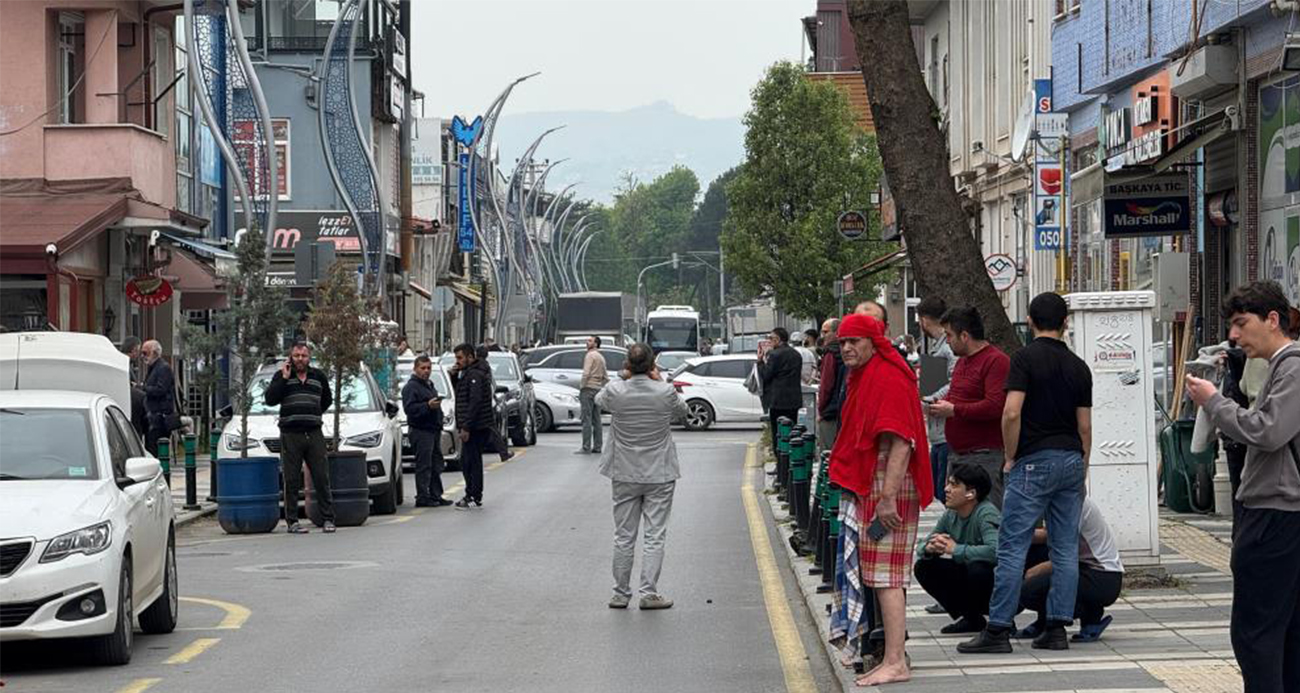 Depreme hamamda yakalandı, sokağa peştamalla çıktı