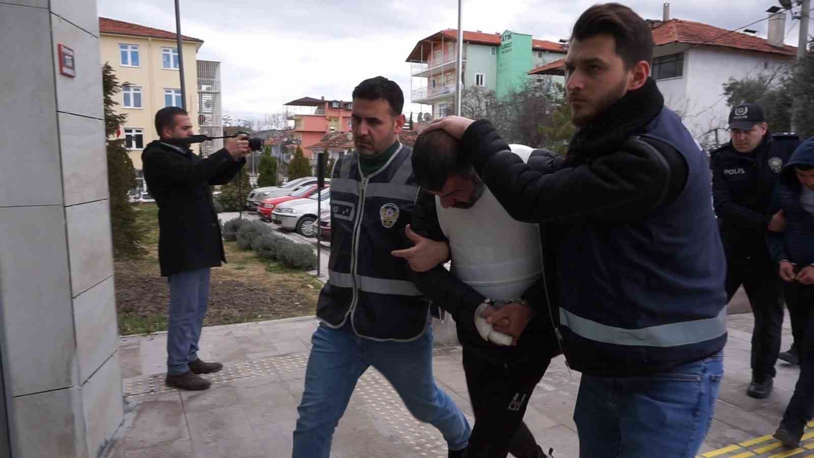Özlem Şımarık cinayetinde gergin duruşma: Sanıklar birbirine girdi