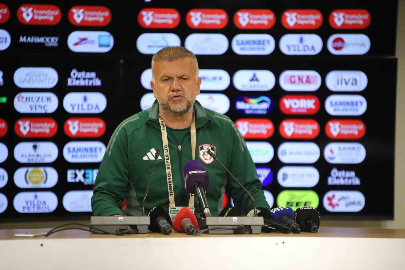 Volkan Kazak: 