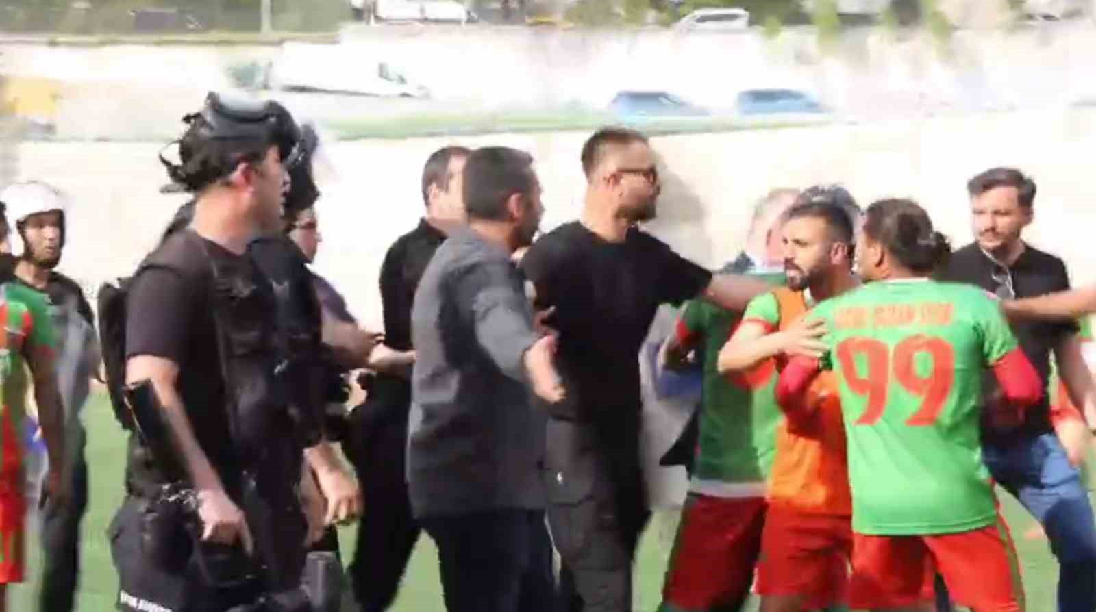 Şırnak’ta koruma polisi, atılan golden sonra çıkan olaylarda futbolcuyu darp etti