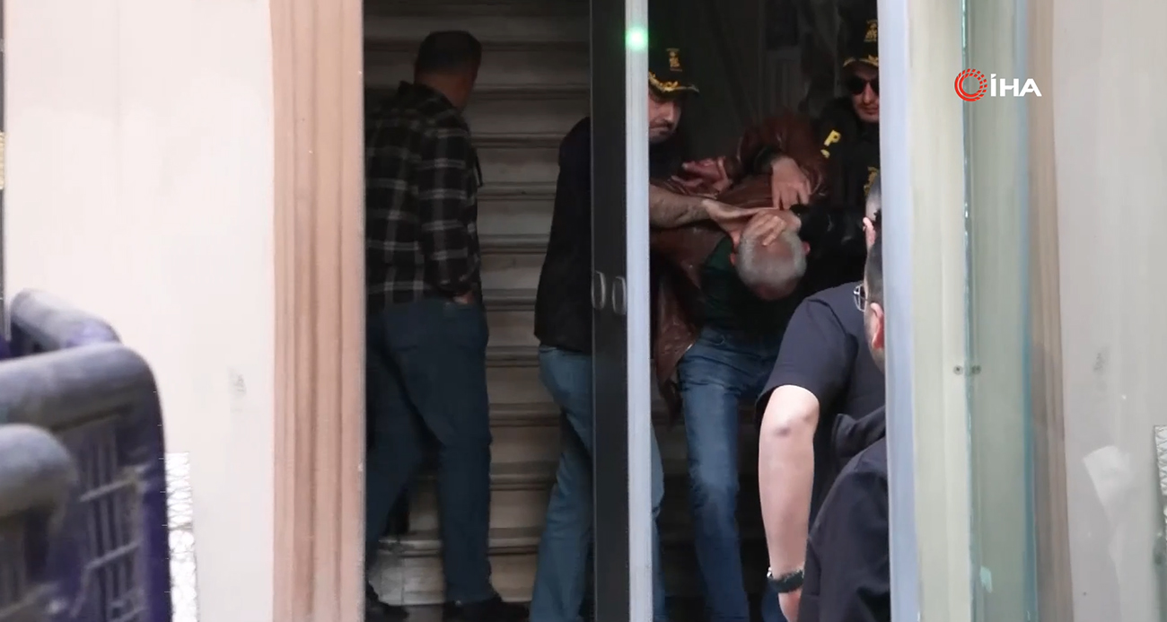 Özgür Özel'e saldıran zanlı Asayiş Şube Müdürlüğü'ne götürüldü