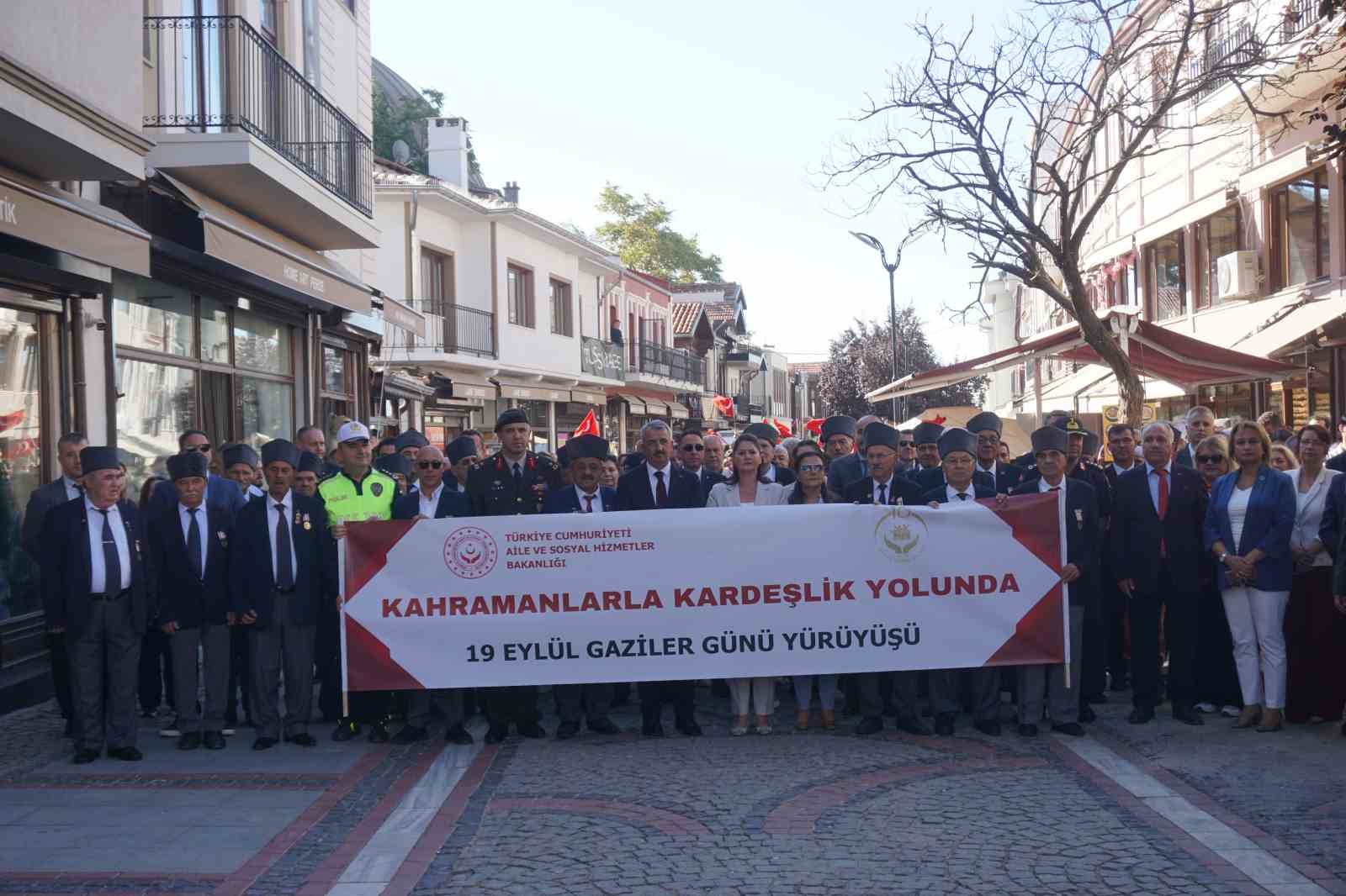 edirne-de-kahramanlar-ile-kardeslik-yolunda-yuruyusu-duzenlendi