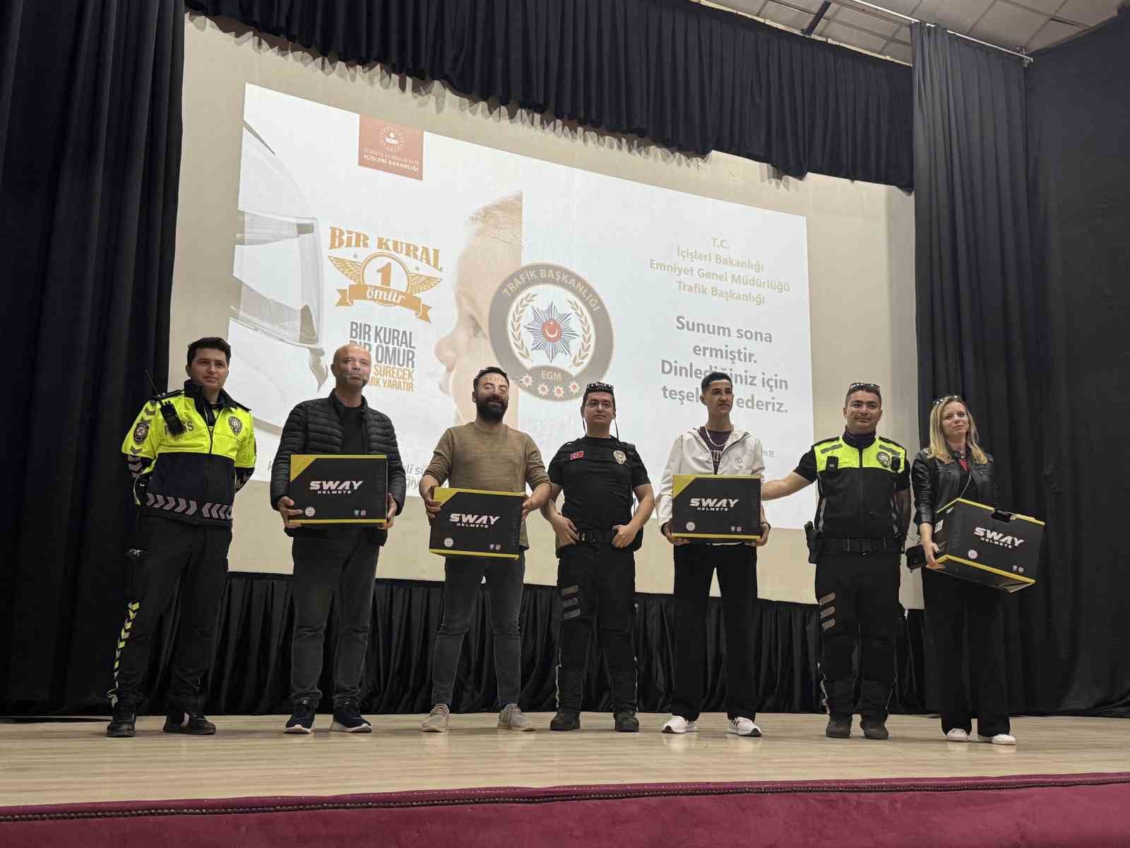 Bandırma’da motosiklet sürücülerine yönelik bilgilendirme programı düzenlendi
