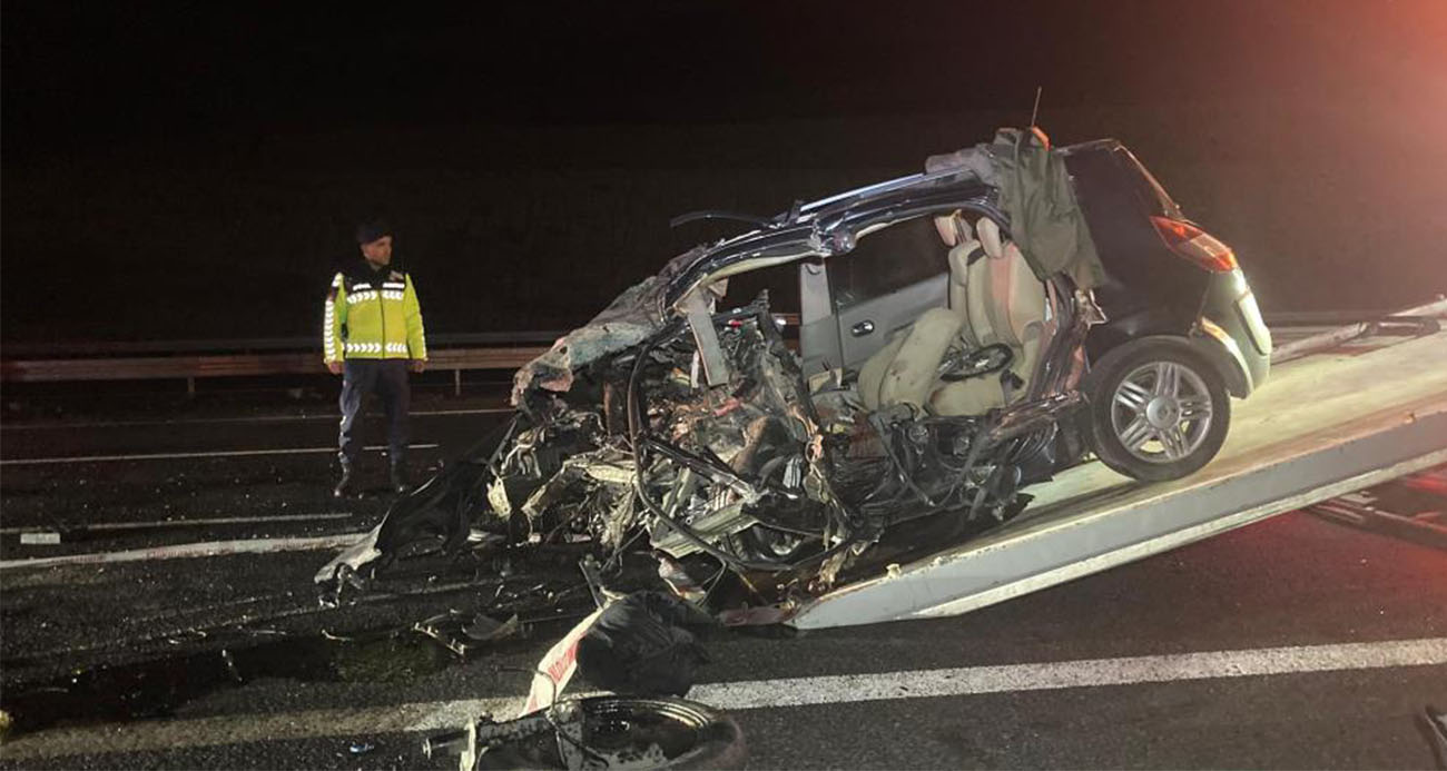 Ankara’da feci kaza... 2 otomobil kafa kafaya çarpıştı: 4 ölü, 1 yaralı