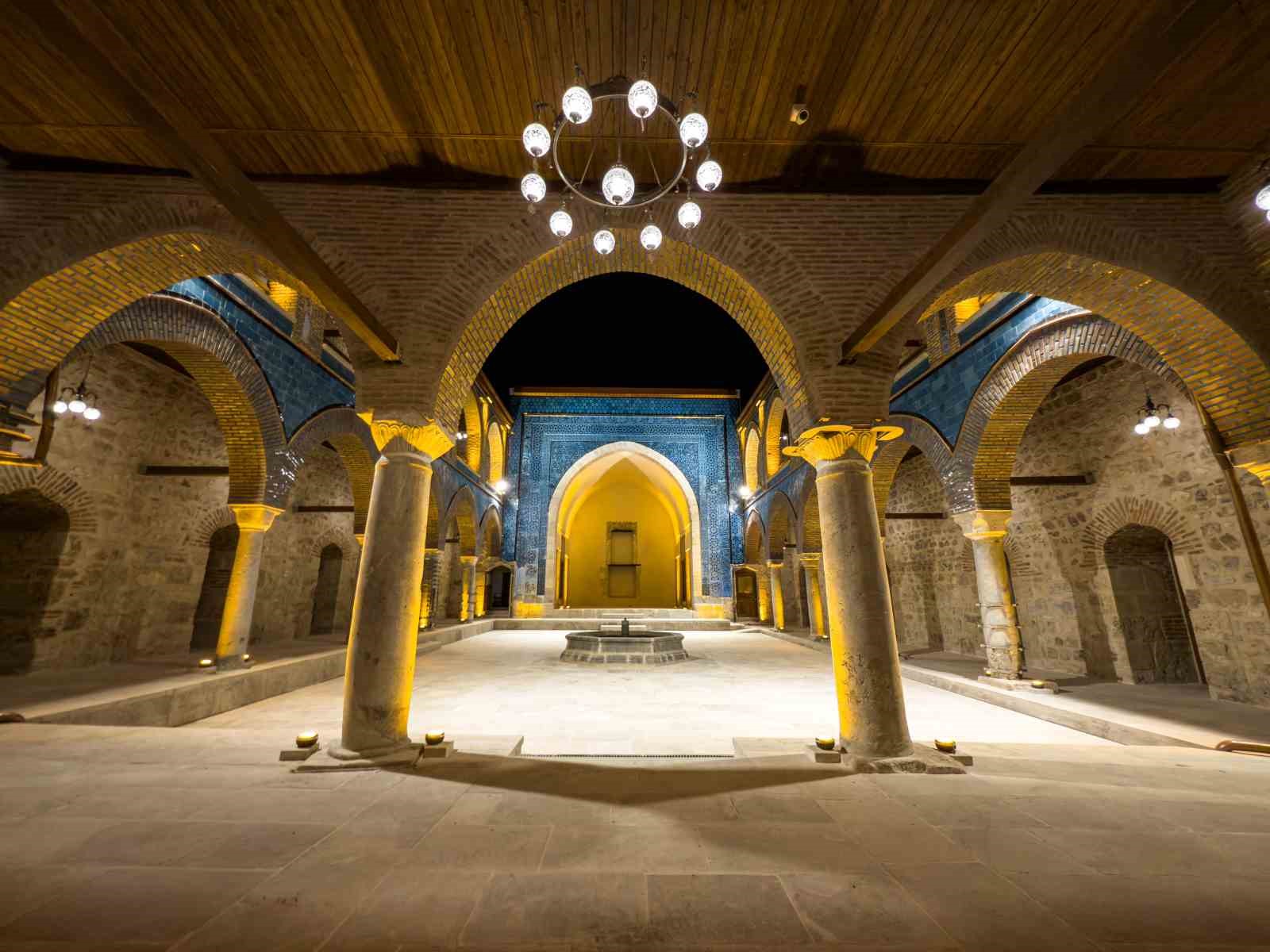Tokat’ta restorasyonu tamamlanan 8 asırlık Gökmedrese ziyarete açıldı