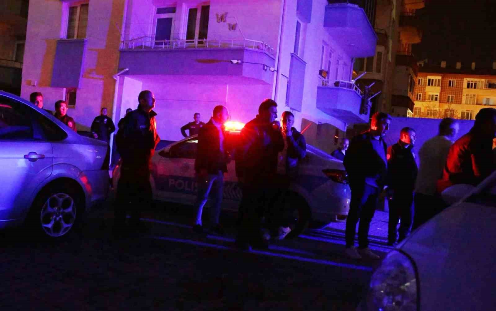 Polisi arayıp, 