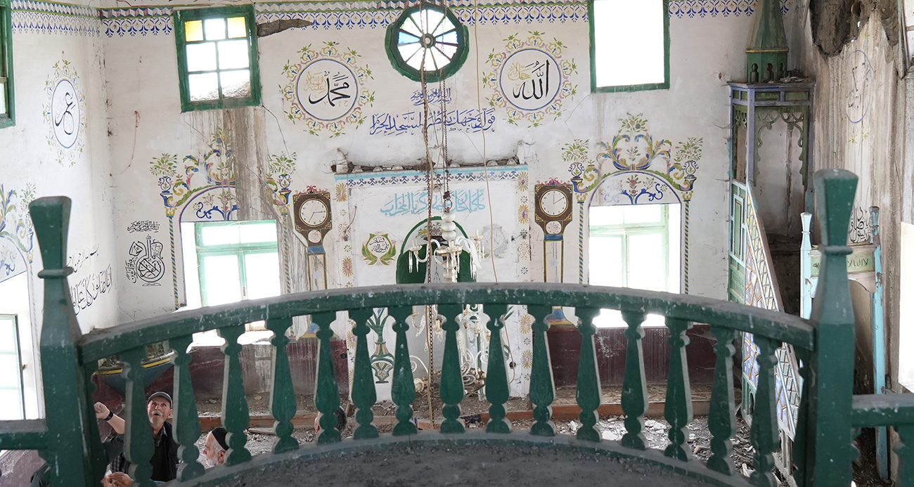 Ahşap işçiliği ile dikkat çeken cami yıkılma tehlikesiyle karşı karşıya