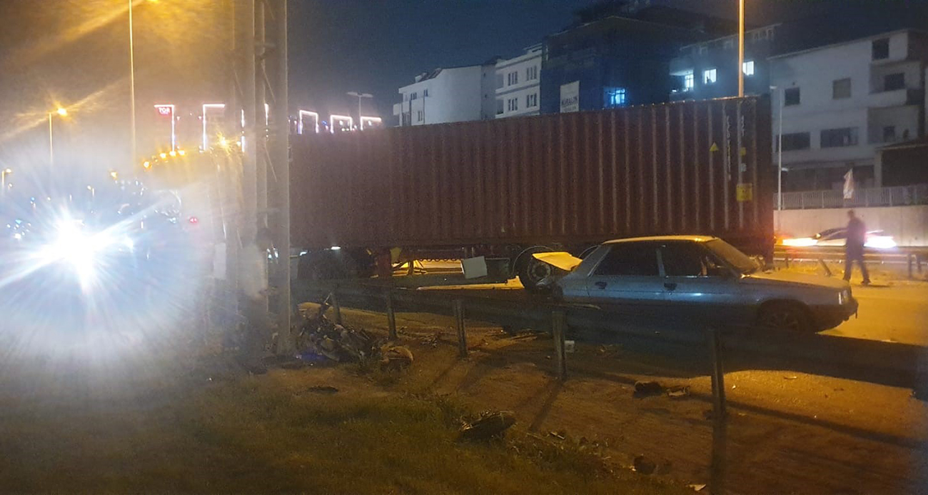 Beylikdüzü’nde kontrolden çıkan tır ortalığı birbirine kattı: 1 ölü, 2 yaralı