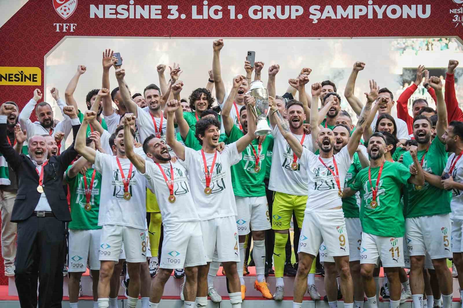 Bursaspor’da 8 futbolcunun sözleşmesi sona eriyor