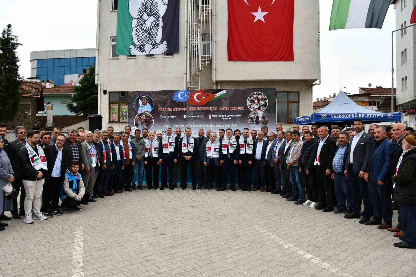 Vezirköprü’de Filistin ve Doğru Türkistan için hayır çarşısı