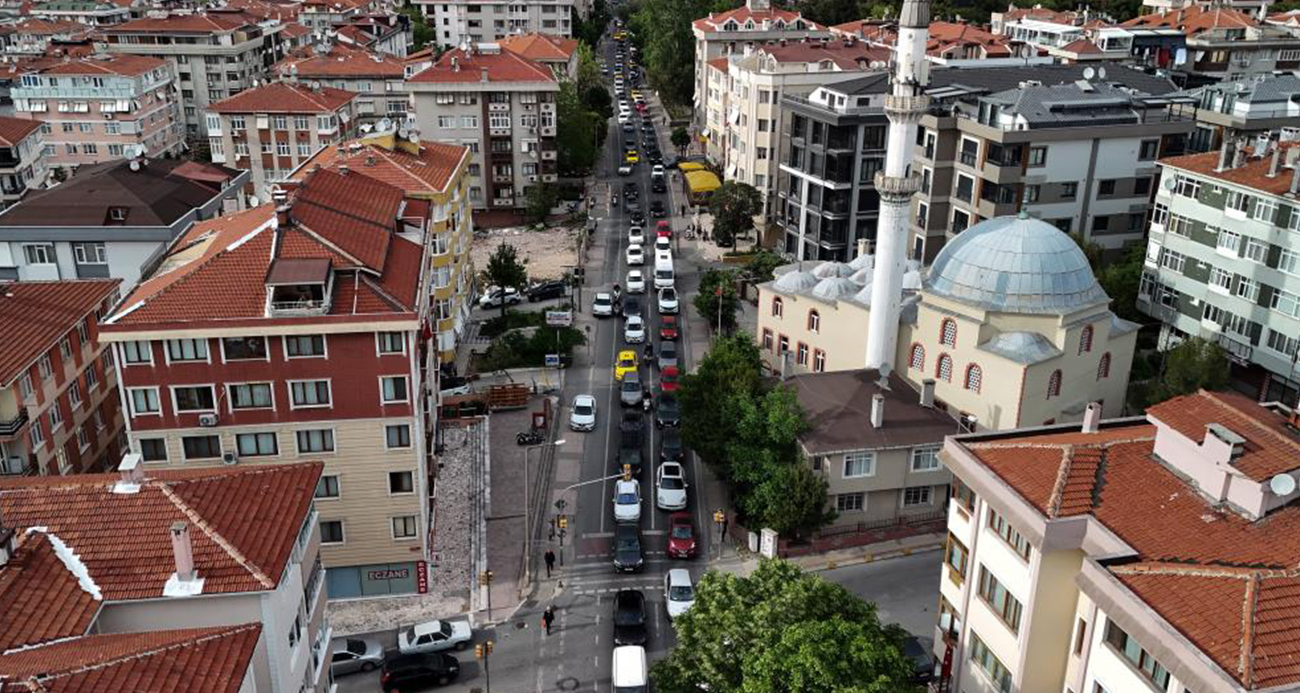 İstanbul’da İSKİ yolu kapattı vatandaş çileden çıktı