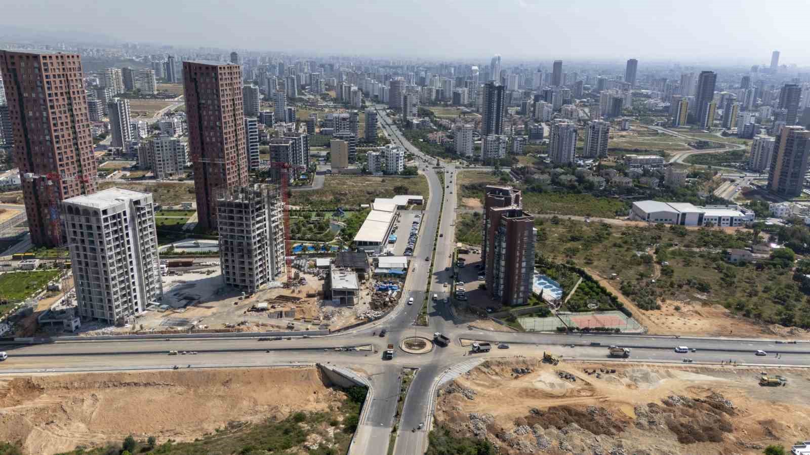 Mersin’de trafiği rahatlatacak yol çalışmaları sürüyor
