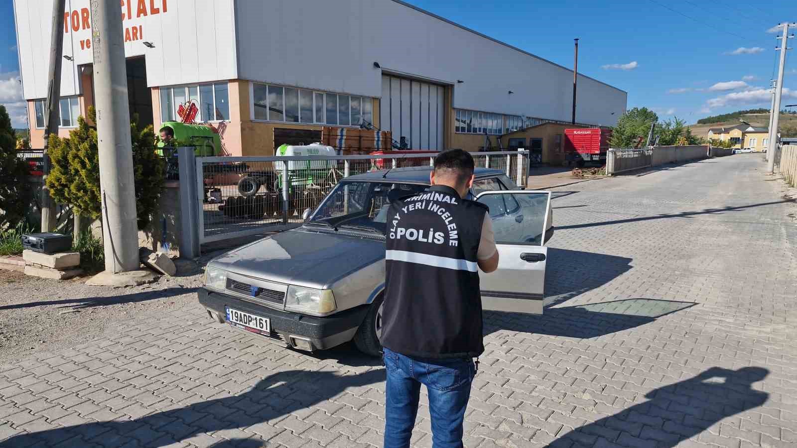Çaldıkları otomobille drift atan çocuklar 