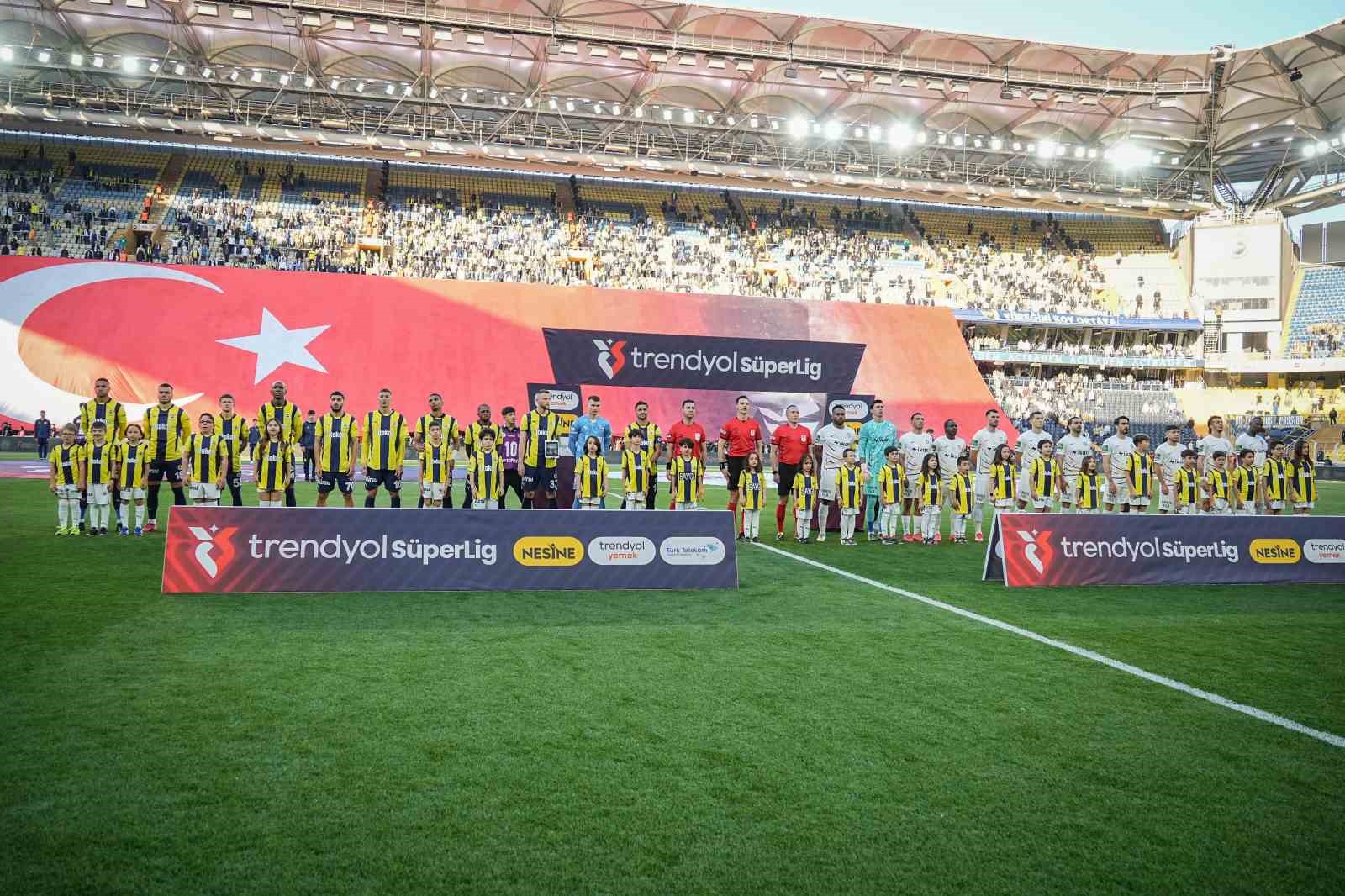 Trendyol Süper Lig: Fenerbahçe: 0 - Eyüpspor: 0 (Maç devam ediyor)