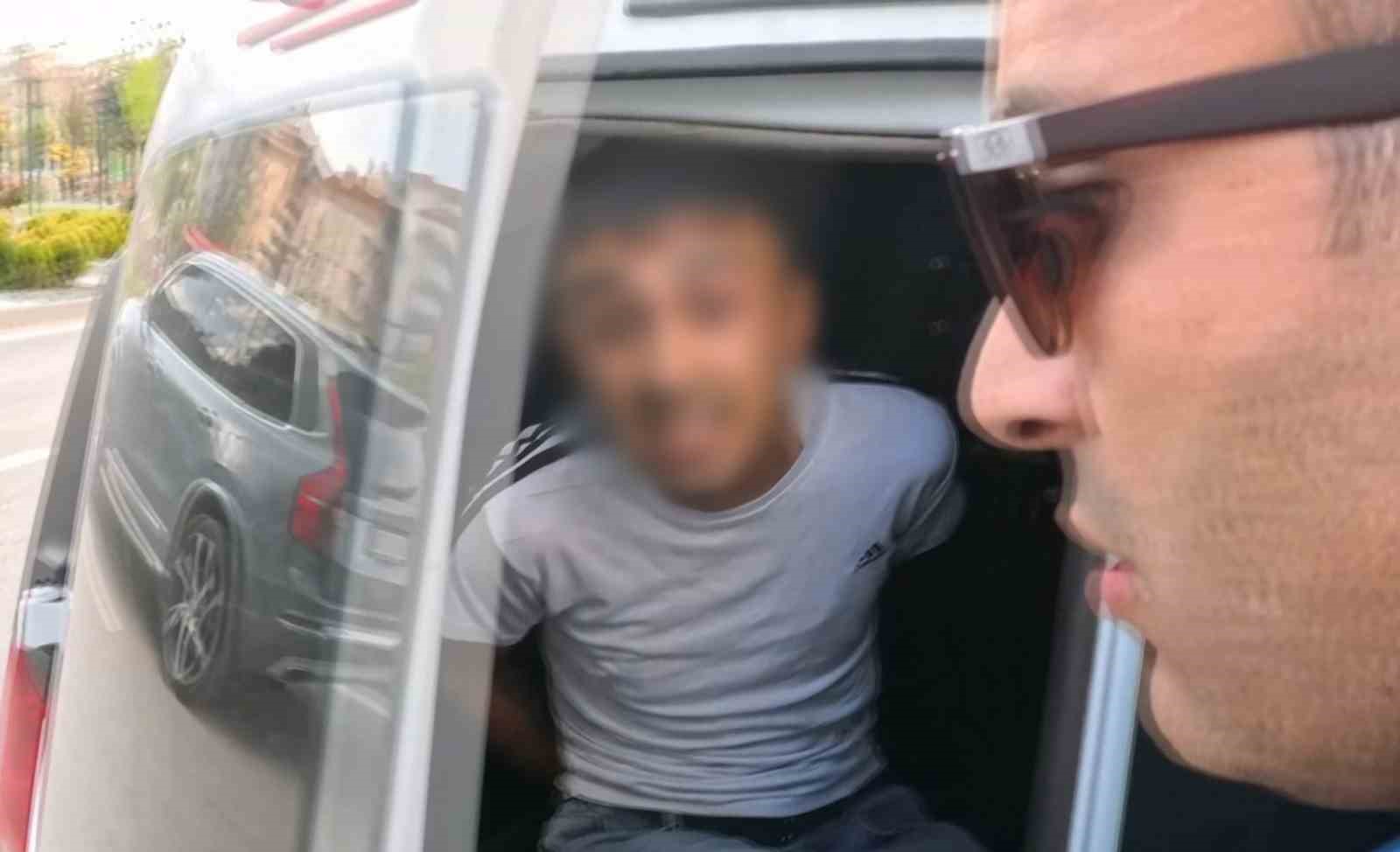 Alkollü ve ehliyetsiz sürücüden gazeteciye 