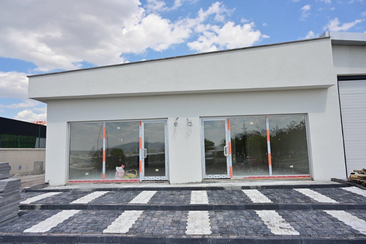 Kayseri OSB’nin yaptığı eczane işyerleri tamamlandı