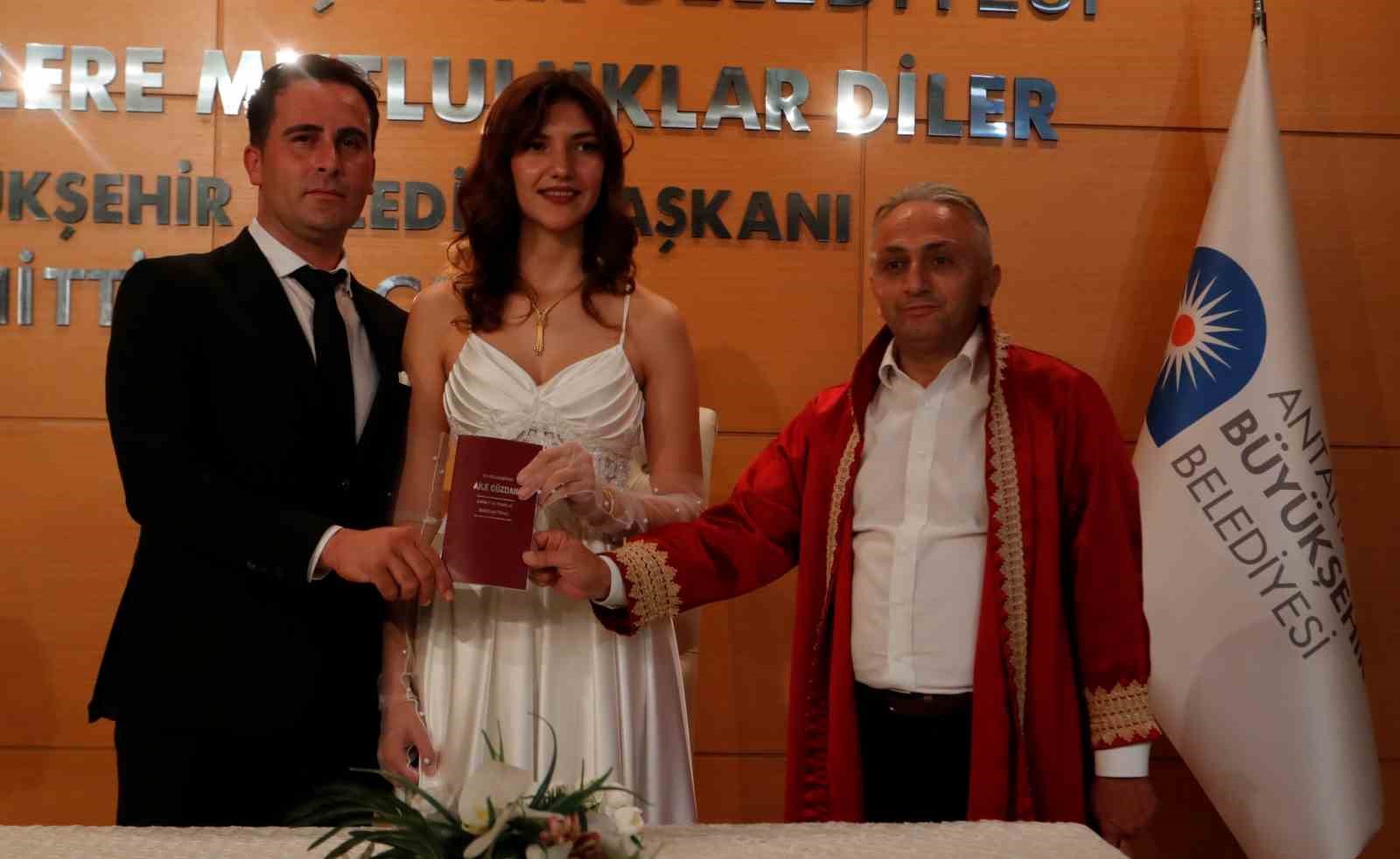 Antalya’da 25.05.2025 yoğunluğu: 40 çift 