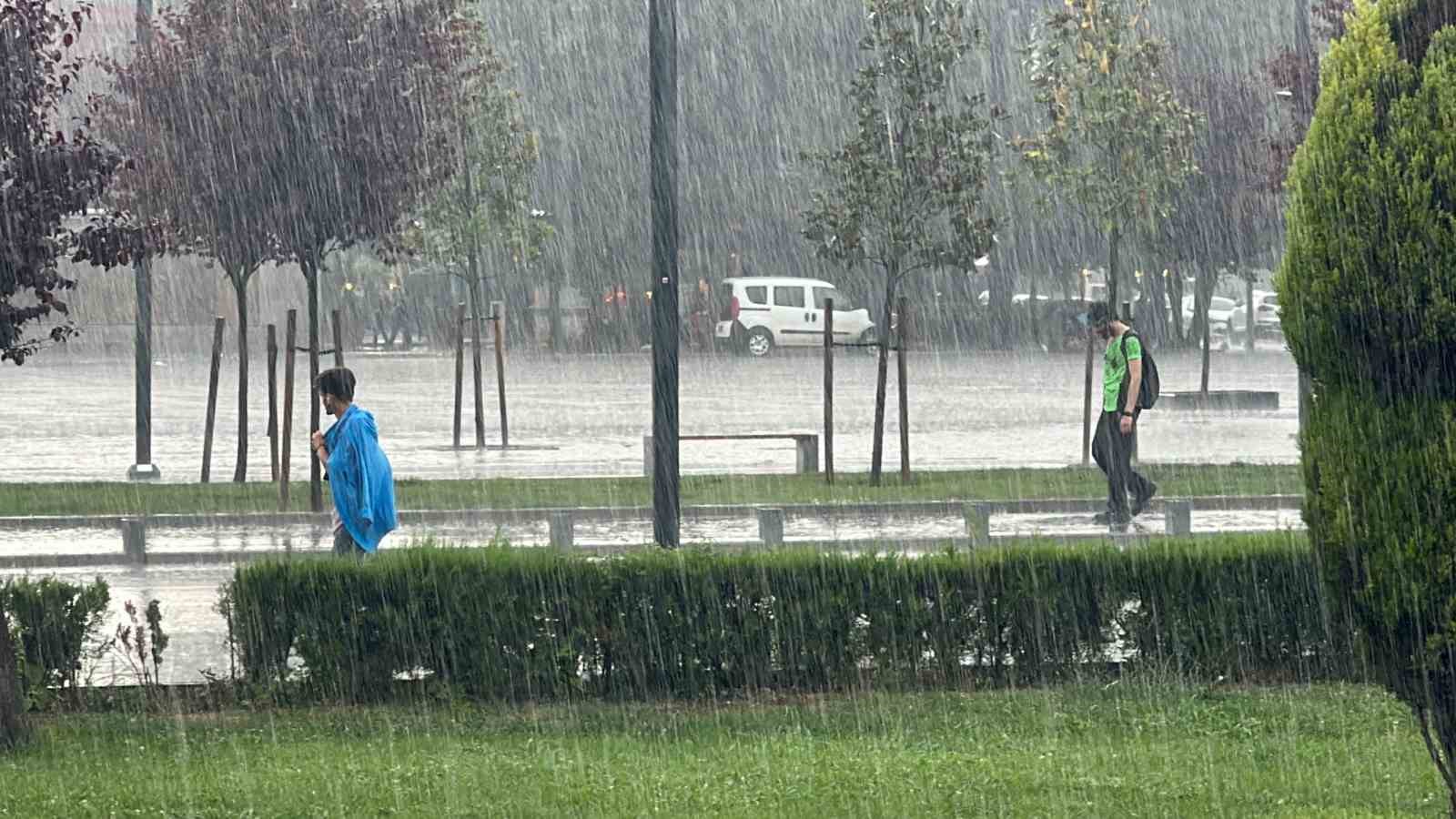 Batı Karadeniz’de sel ve su baskını uyarısı