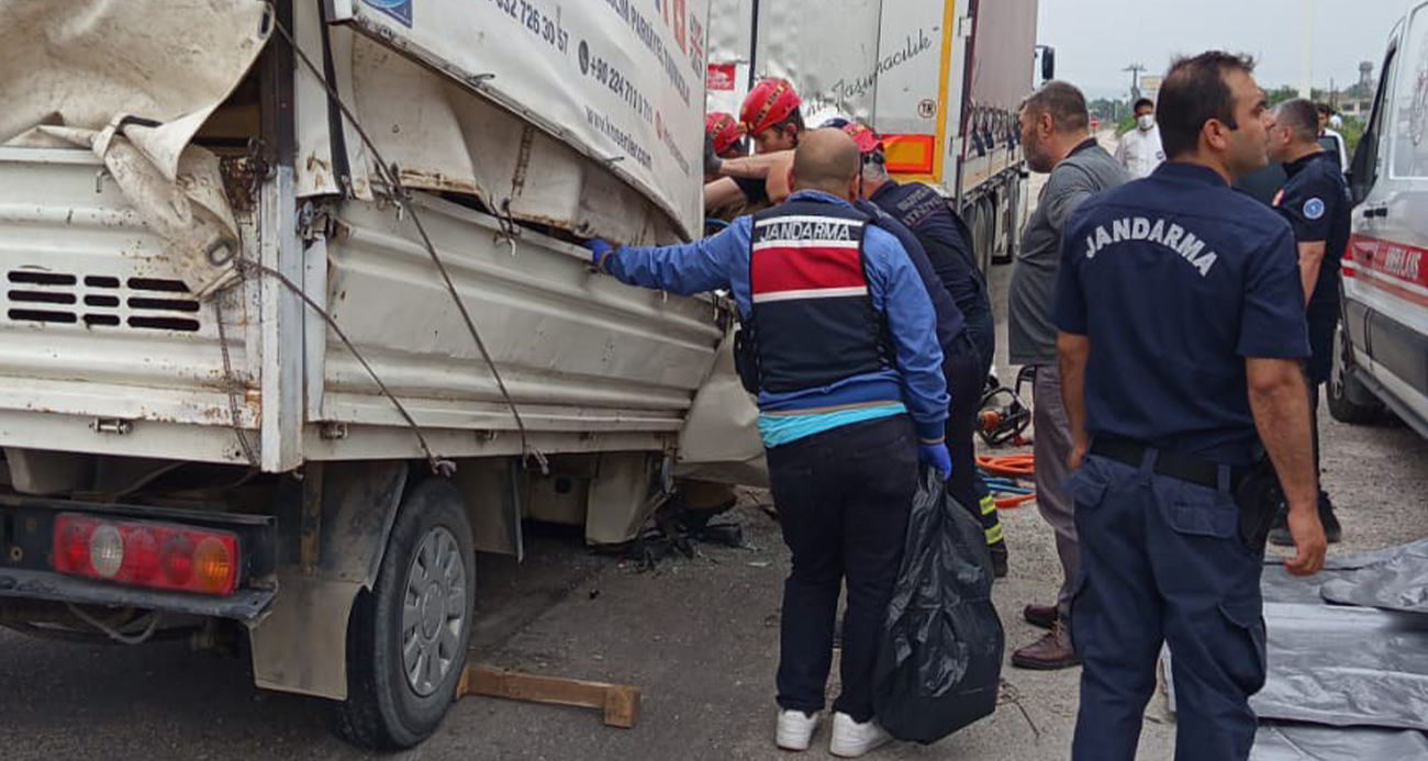 Tıra ok gibi saplandı!