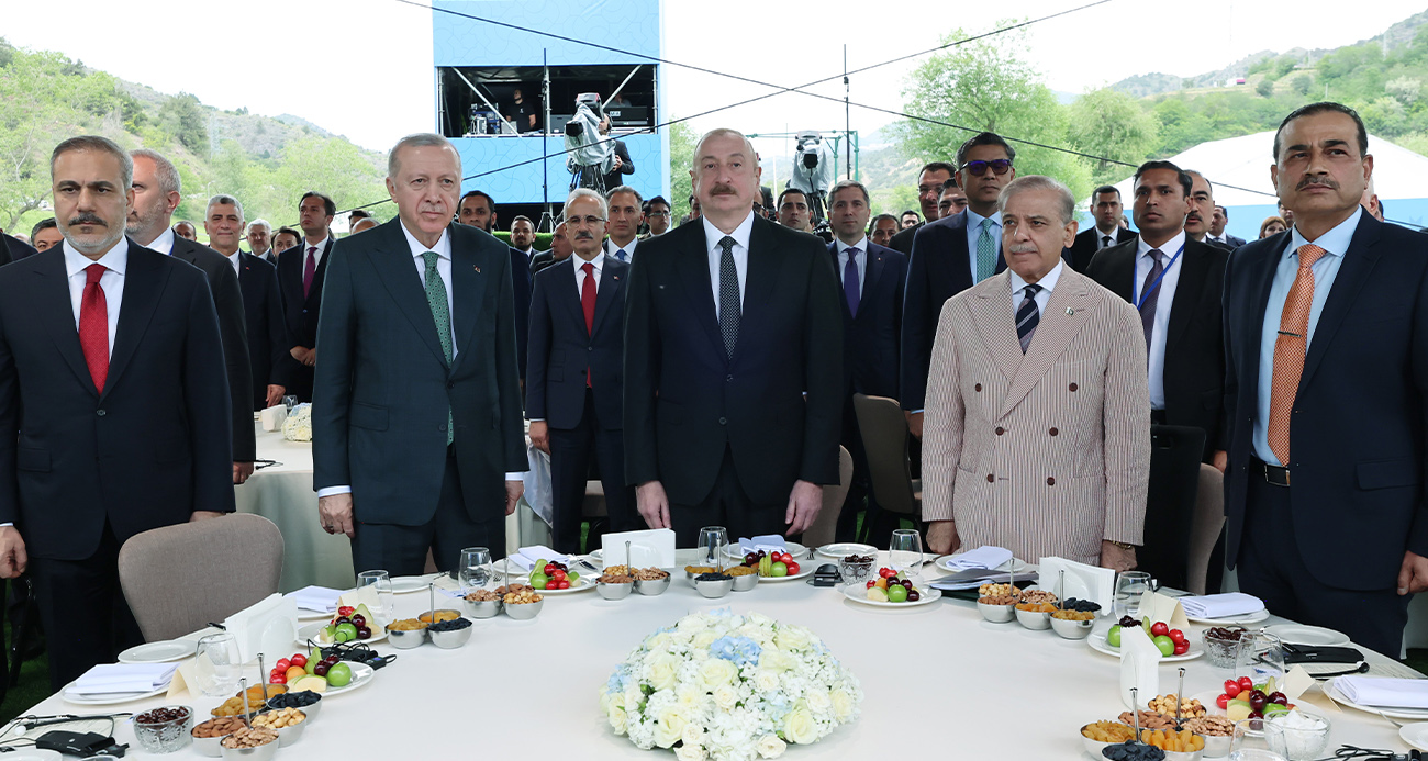 Azerbaycan Bağımsızlık Günü'nün 107. yıl dönümü Laçın'da konserle kutlandı