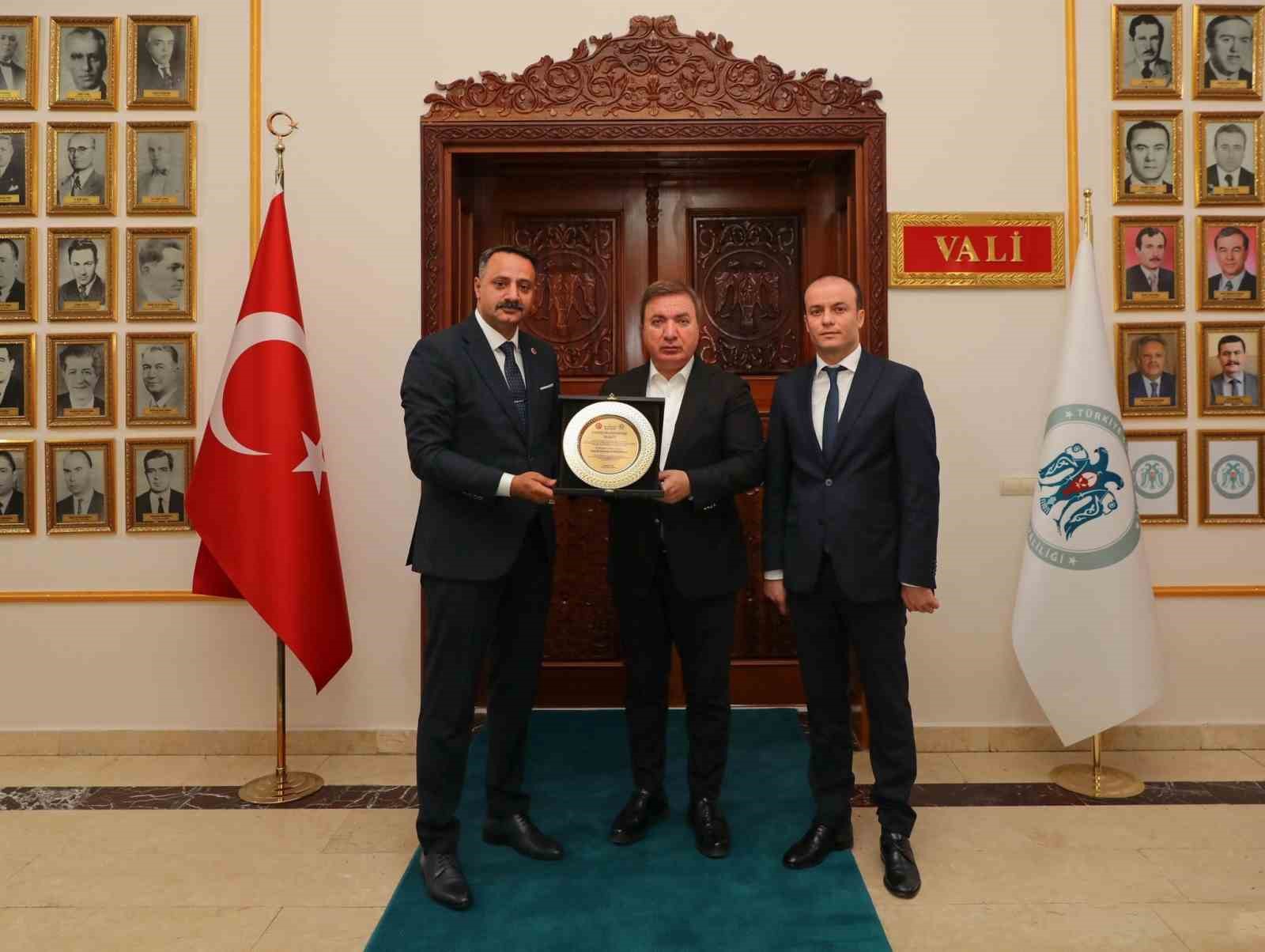 Vali Aydoğdu’ya 