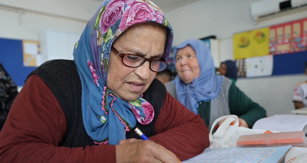 Hepsi torun sahibi: Adanalı ninelerin okuma azmi