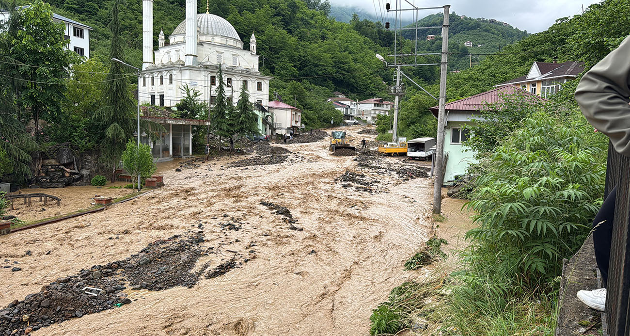 Trabzon’da şiddetli yağışlar sonrasında kaybolan yaşlı şahsı bulmak için çalışma başlatıldı