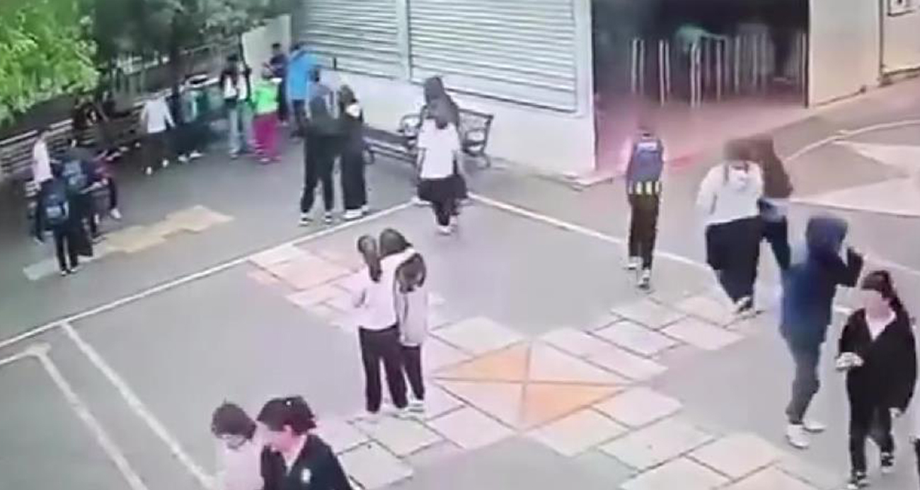 Ataşehir’de camına taş atılmasına sinirlenen kadın, okulun bahçesindeki çocuğa saldırdı