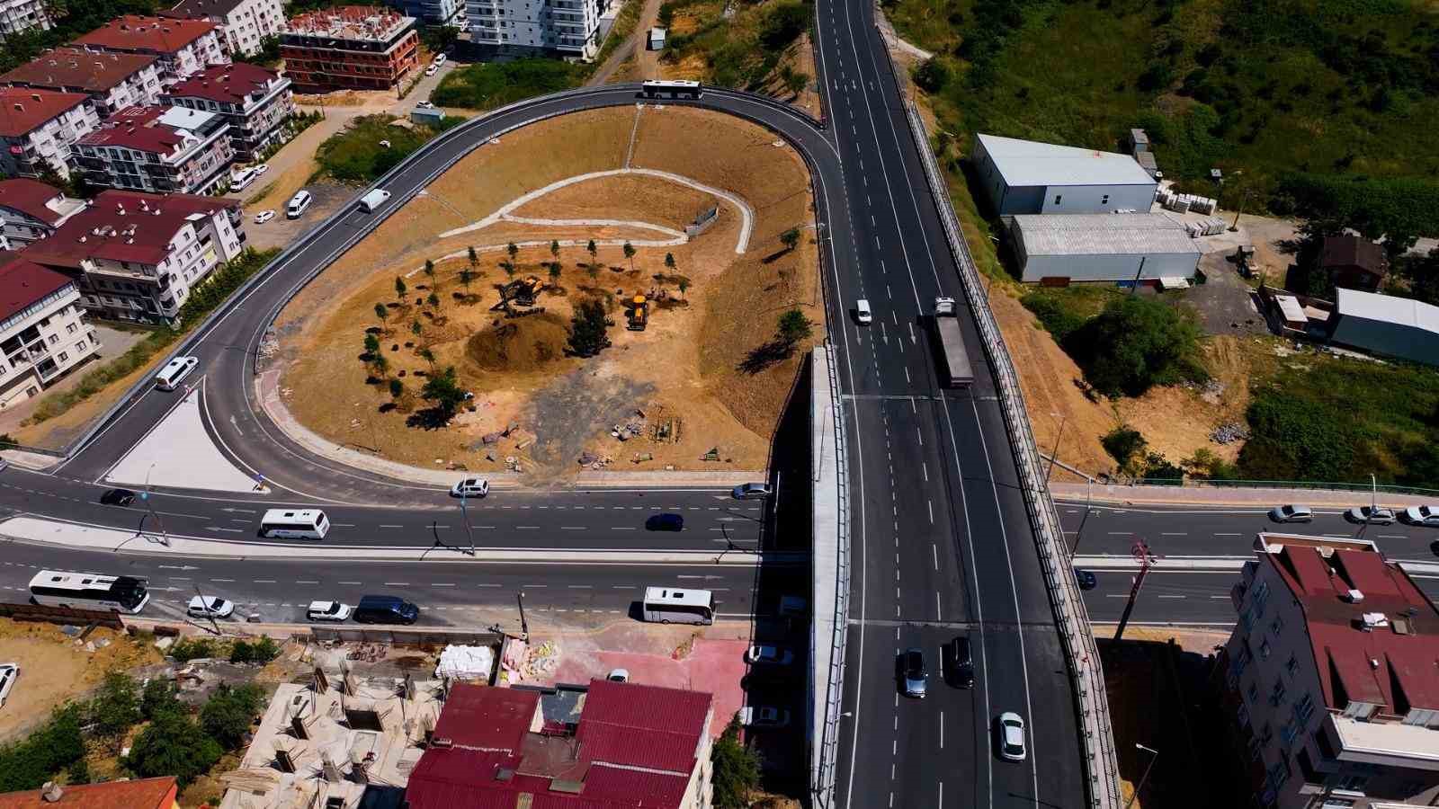 kocaeli-de-6-ayda-tamamlanan-koprulu-kavsakta-ilk-surus-togg-ile-yapildi