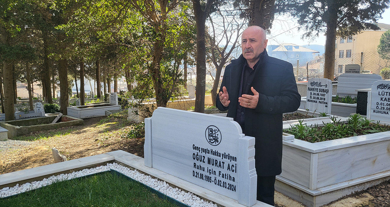 Oğlunun mezarını ziyaret eden Özer Aci: 