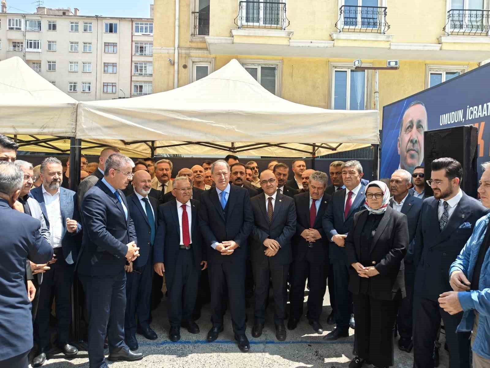 AK Parti’de bayramlaşma
