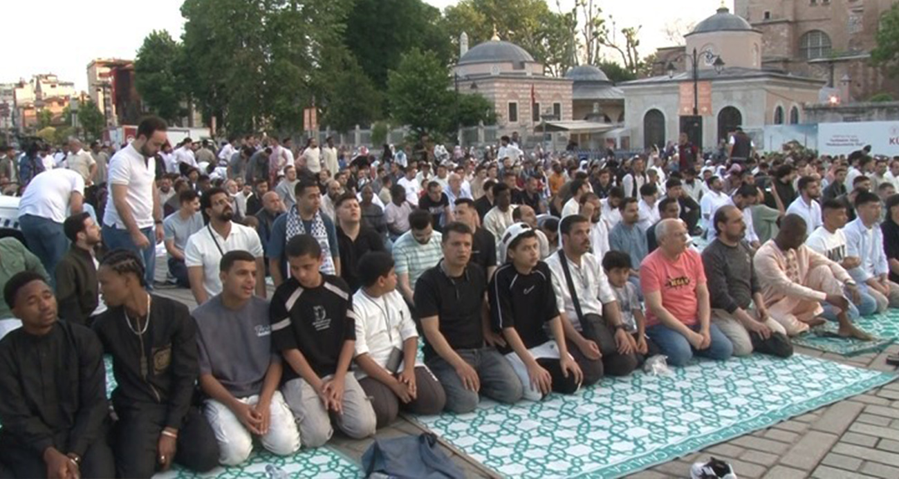 Vatandaşlar Kurban Bayramı namazını Ayasofya’da kıldı