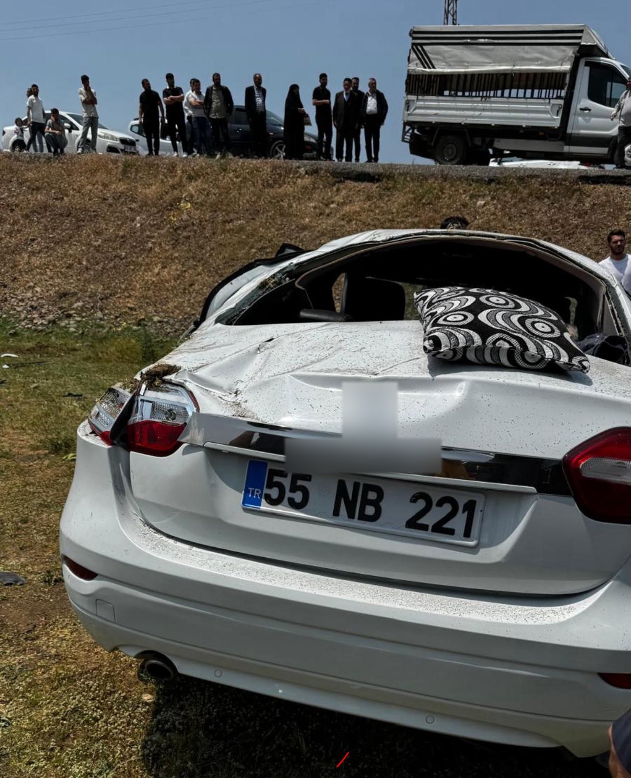 Muş’ta takla atan araç yoldan çıktı: 1’i ağır 4 yaralı