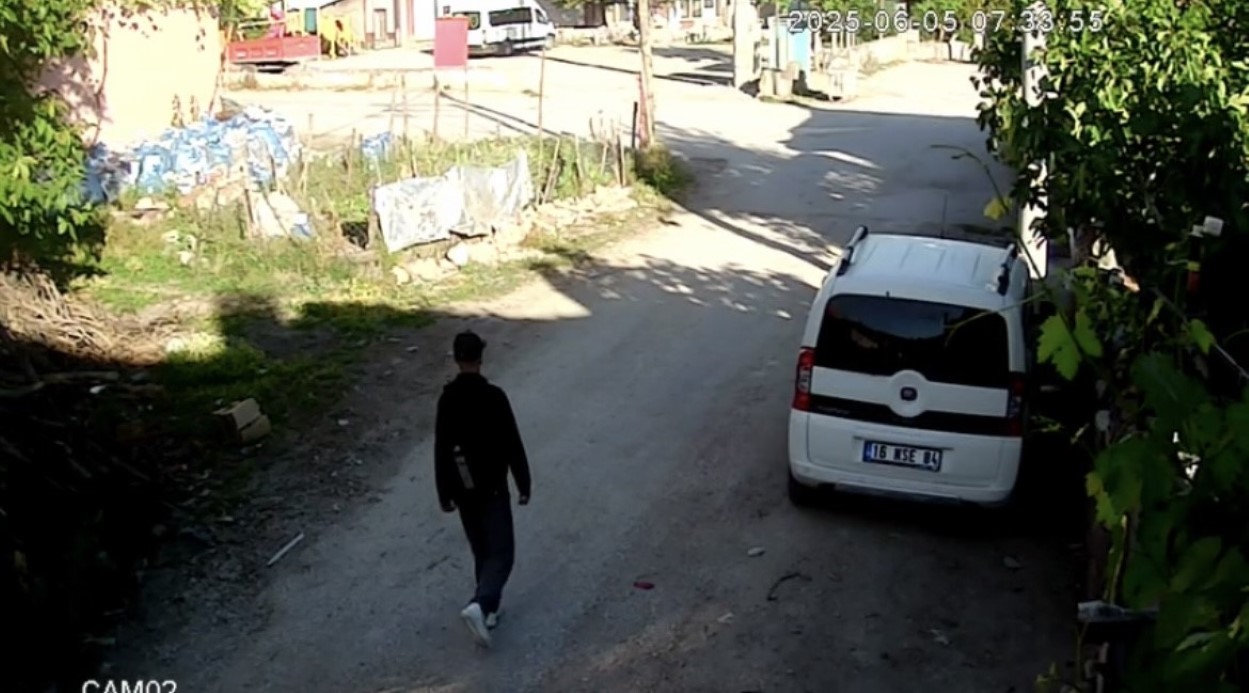 Okula gitmek için evden ayrılan 14 yaşındaki Burak 3 gündür kayıp