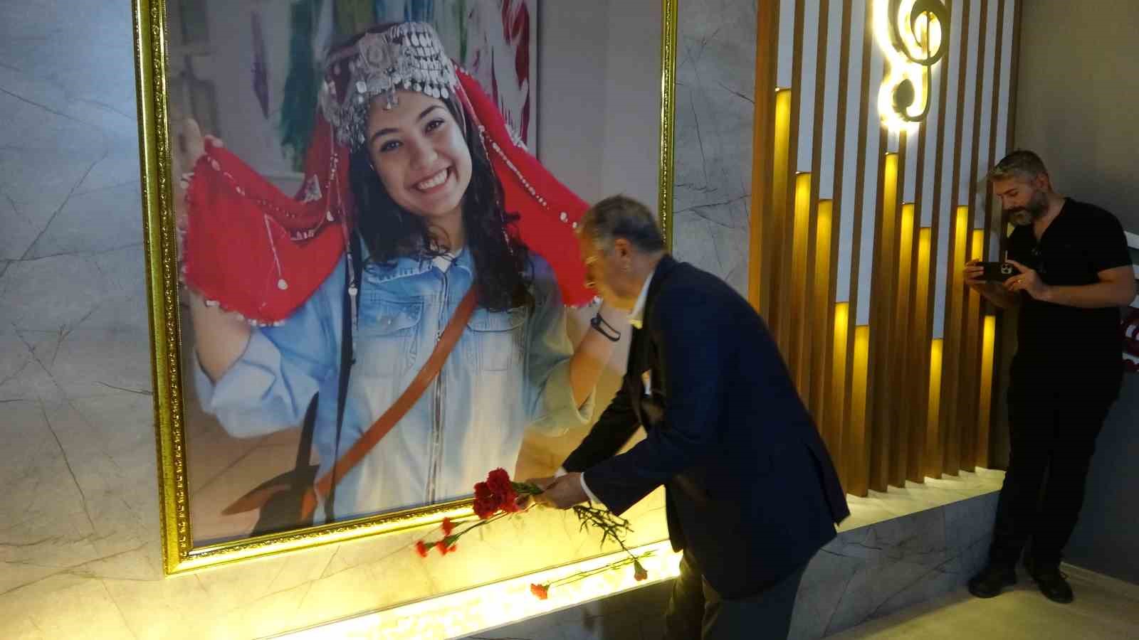 Batman’da terör saldırısında şehit olan Aybüke öğretmen ile 2 asker anıldı