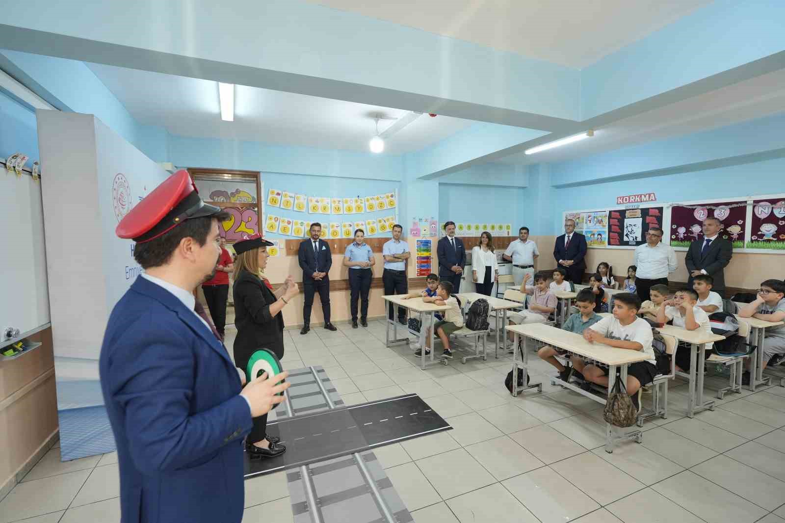 TCDD ile Körfez Ulaştırma’dan ‘Hemzemin Geçitlerde Emniyet Farkındalığı Projesi’