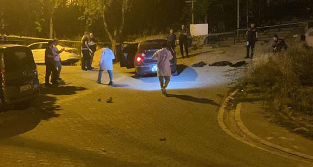 Esenyurt’ta hareketli dakikalar... Uzun namlulu silahla tekel bayisi kurşunlayıp polisten kaçtılar