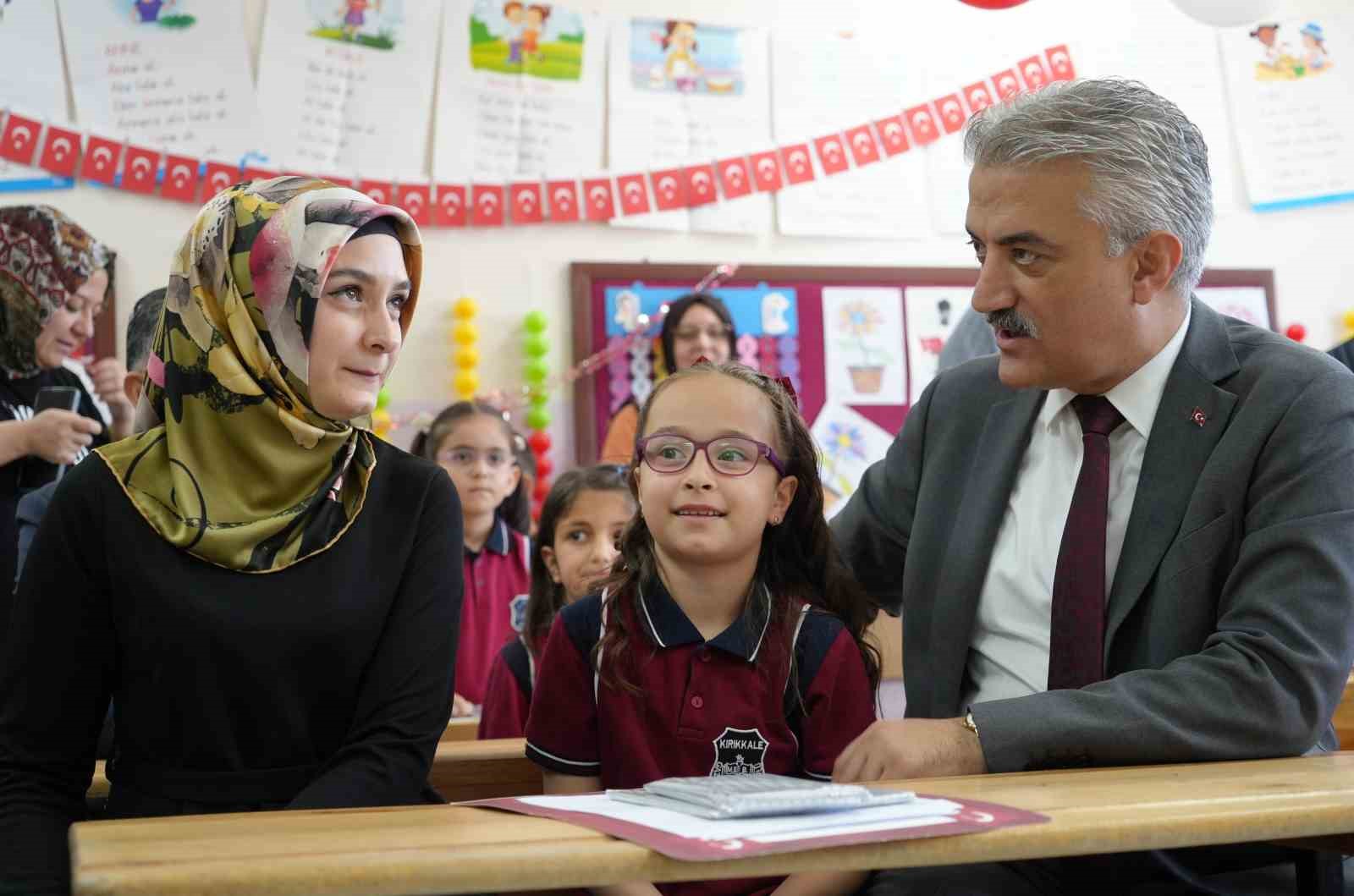 Karneler alındı, yaz tatili başladı: Öğrencilere 