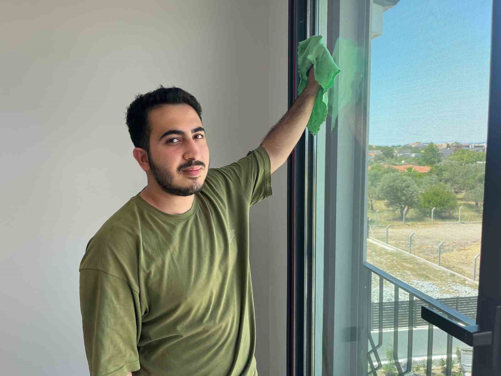 Üniversite sıralarından ev temizliğine: 