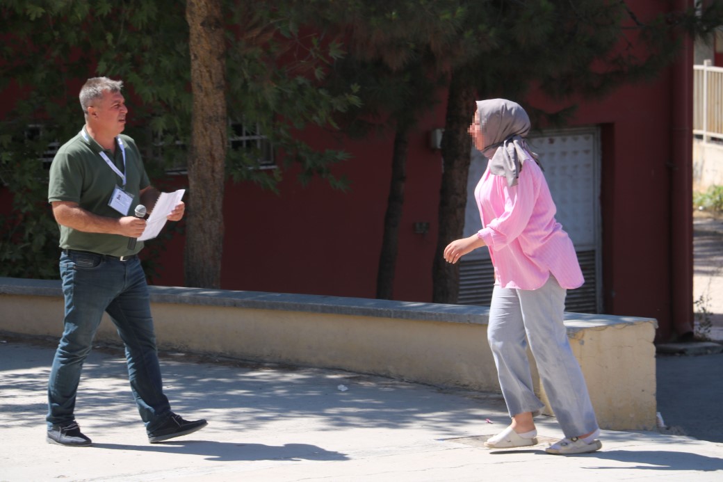 Şanlıurfa’da kimliğini unutan öğrenci önce ağladı, sonra bayıldı, son anda sınava yetişti