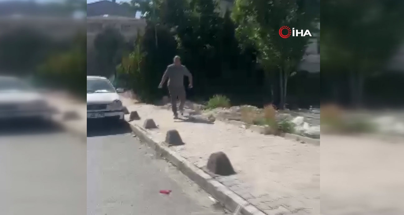 Esenyurt’ta kendisine yol vermeyen aracı taşladı