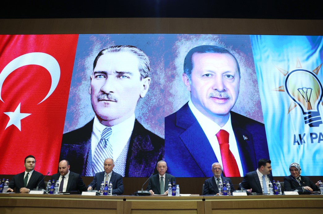 AK Parti MKYK toplantısı başladı
