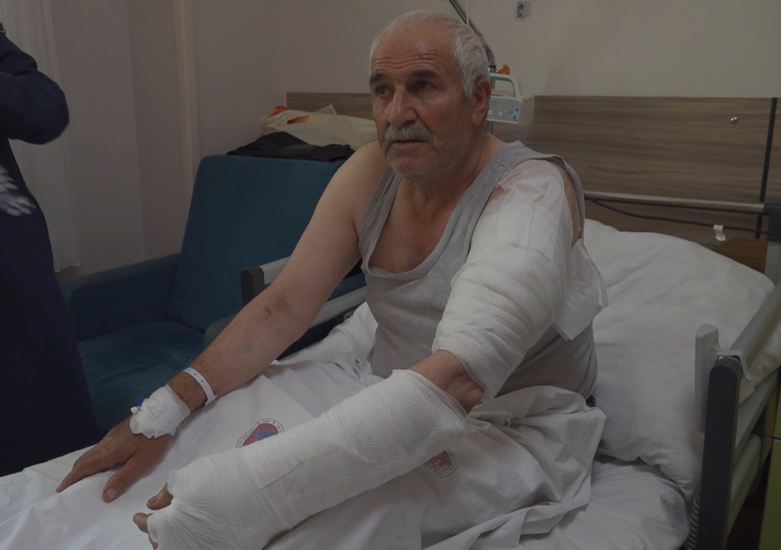 Ot biçen vatandaş kurdun saldırısına uğradı