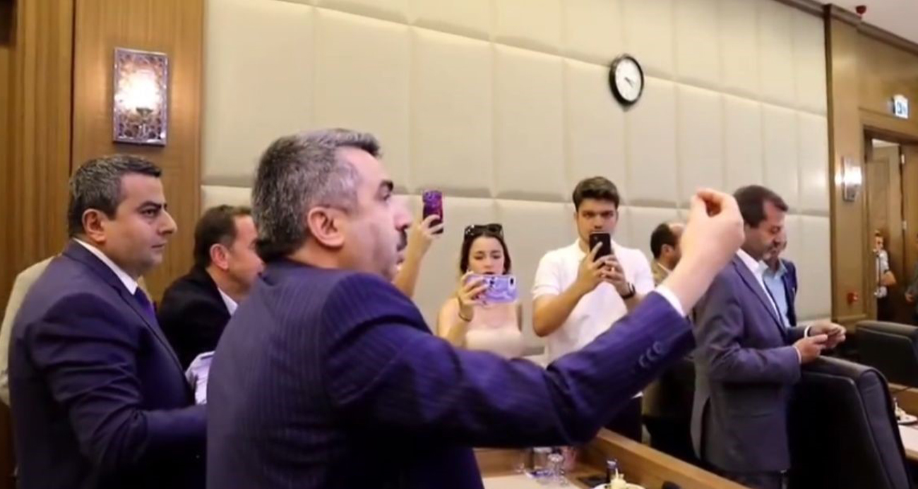Bursa Büyükşehir Meclisi’nde gerginlik