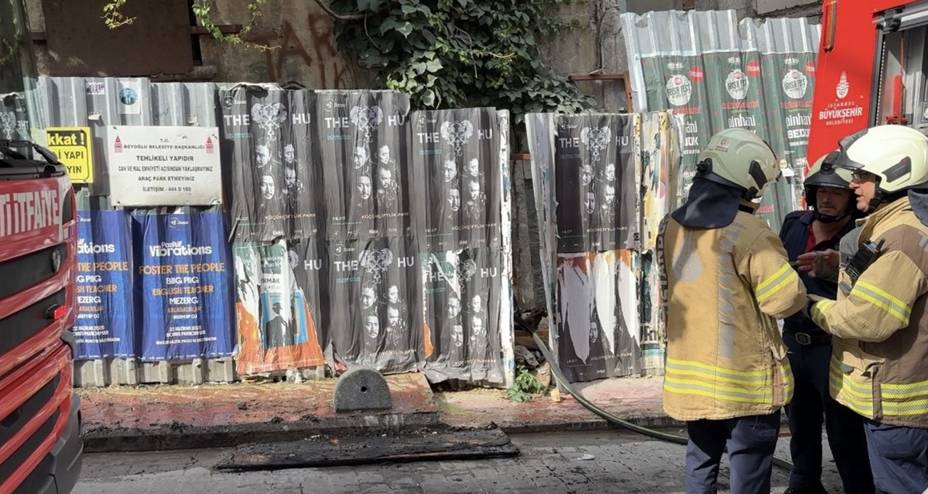 Taksim’de metruk binada yangın