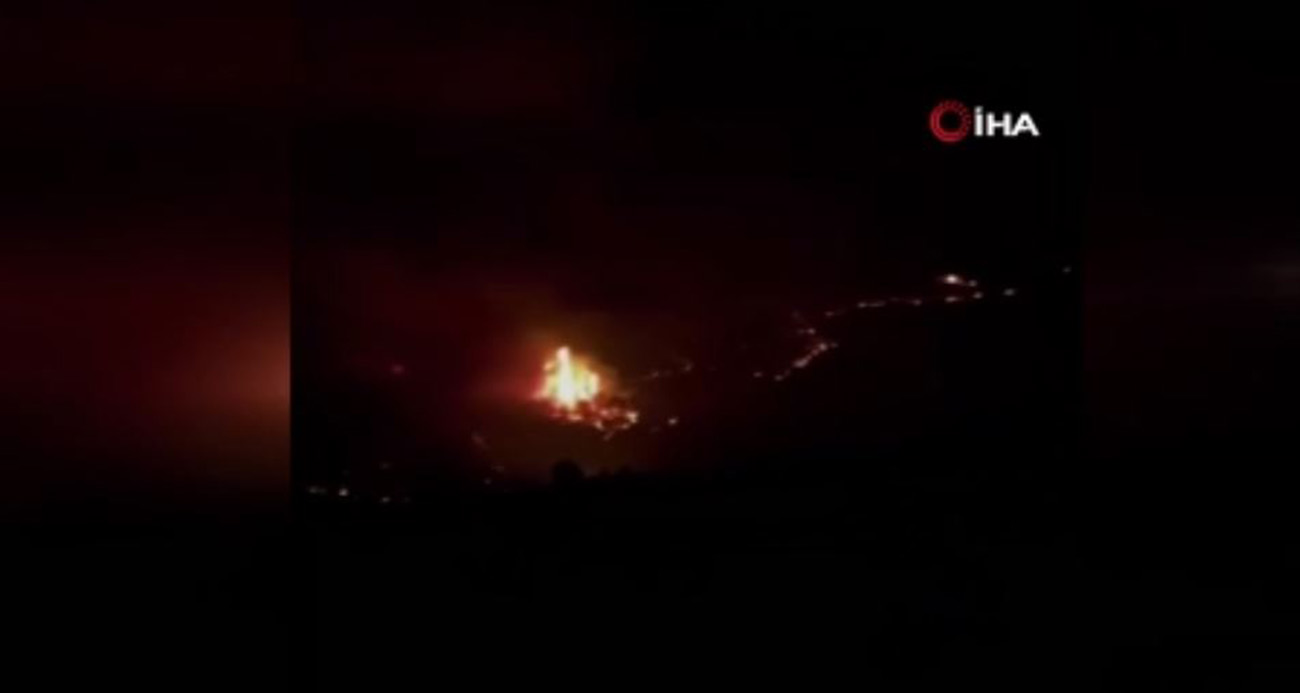 Alevlerin sardığı yüksek gerilim hattı bomba gibi patladı
