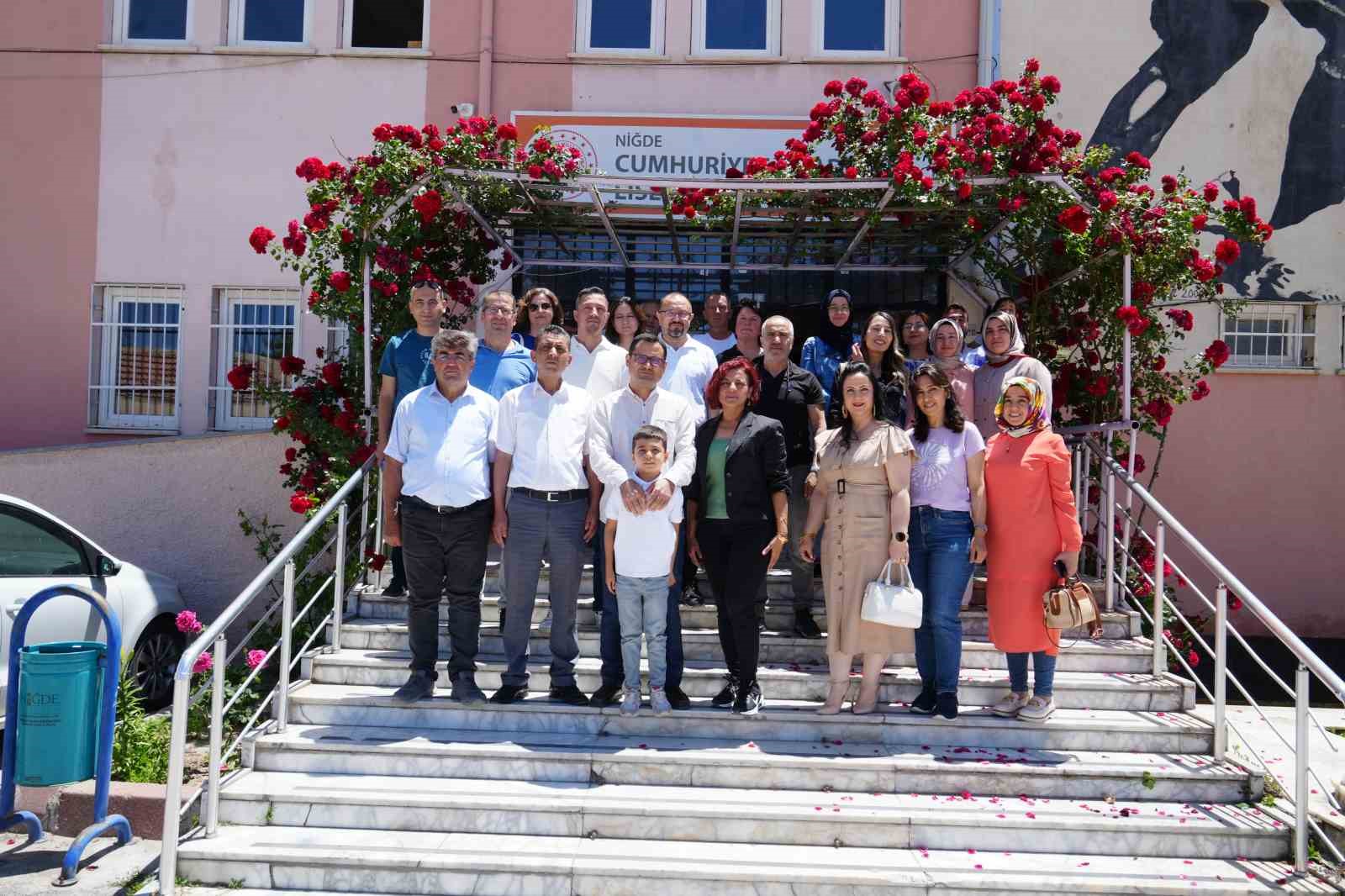 Pembe öğretmen o duygusal anları paylaştı: 