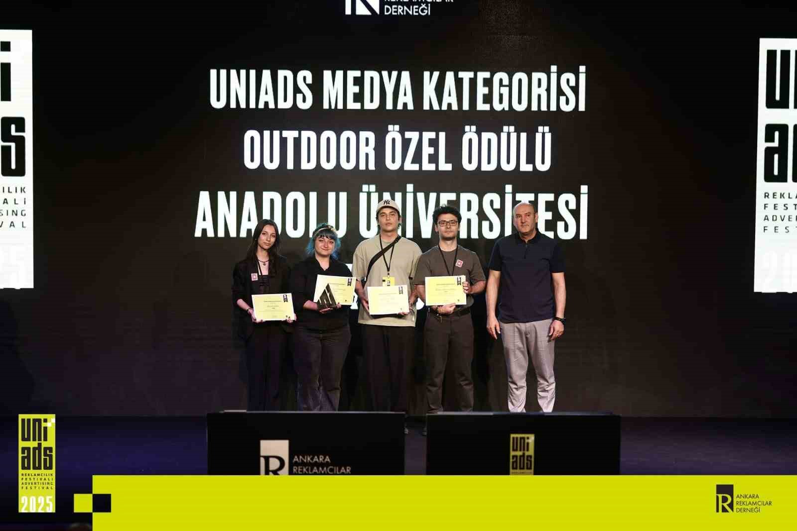 Anadolu Üniversitesi öğrencilerine 